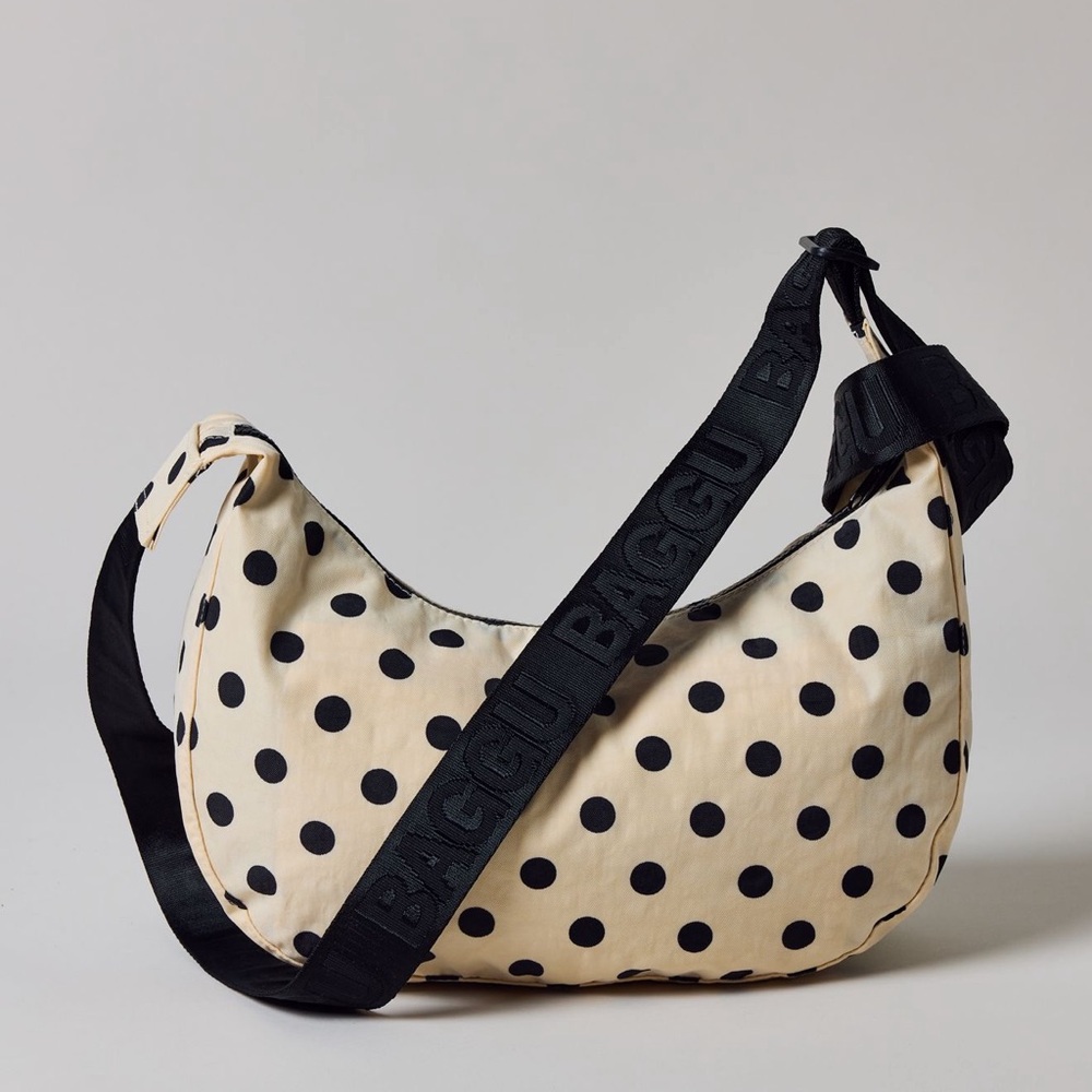 BAGGU Medium Nylon Crescent Bag - Polka Dot Cream + Black - Picture 5 of 6